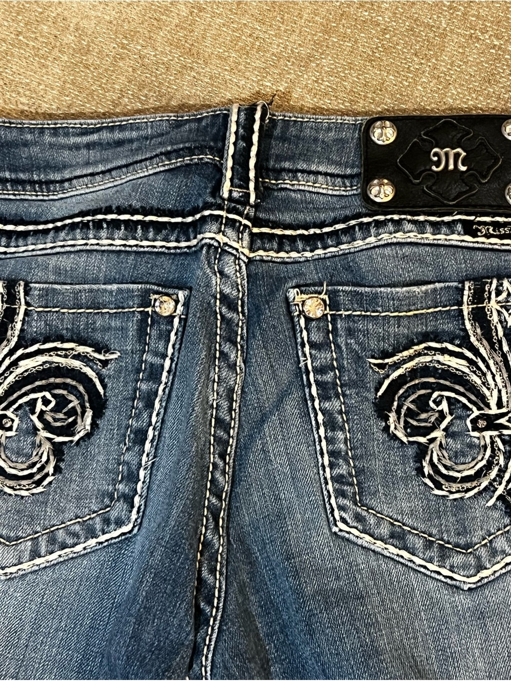Miss Me Size 28 Y2K Fleur de Lis Embellished Capri Jeans Cropped McBling Denim